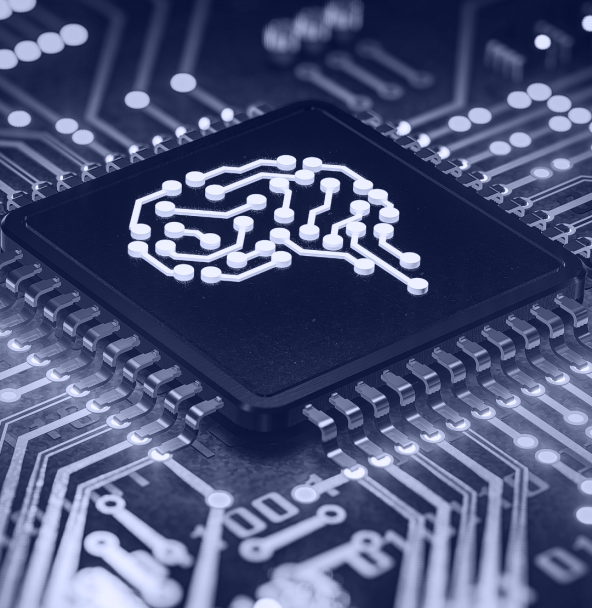 Mikrochip Das Bild zeigt ein Gehirn auf einem Mikrochip. Die Public Cloud Group (PCG) nutzt KI zur Optimierung der Cloud-Infrastruktur.