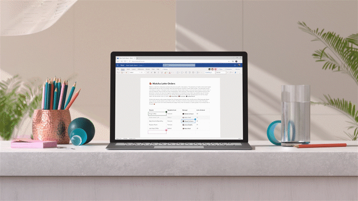 Laptop zeigt ein Dokument mit dem Titel „6 Months Leave Orders“, umgeben von E-Mails, Chats, Tabellen und Präsentationen – animierte Darstellung digitaler Workflows und moderner Büroorganisation.